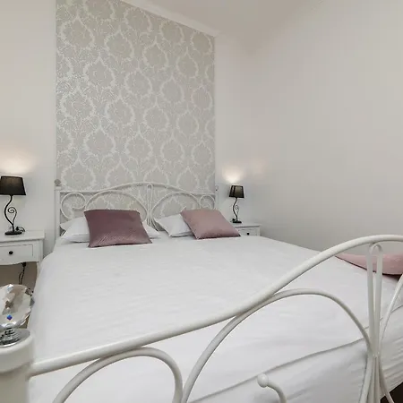 Apartment Borgo Marina - By The Sea *